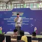 Menparekraf Sandiaga Uno memberi motivasi pada profram Santri Digitalpreneur di Ponpes Babakan Ciwaringin Cirebon. Foto (Liputan6.com / Panji Prayitno)