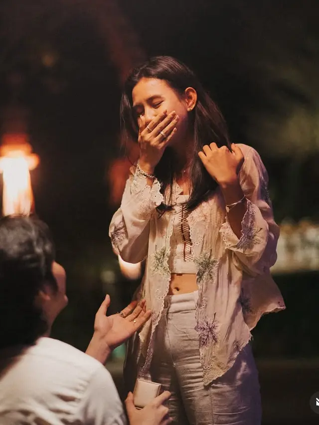 Kebaya Pilihan Shenina Cinnamon dari lamaran hingga pernikahannya. [@sheninacinnamon]