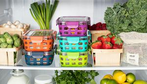 Terdapat berbagai cara untuk menyimpan makanan sisa, salah satunya dengan menyimpan dengan wadah dan menaruhnya di dalam kulkas (Foto: Unsplash.com/Ello)