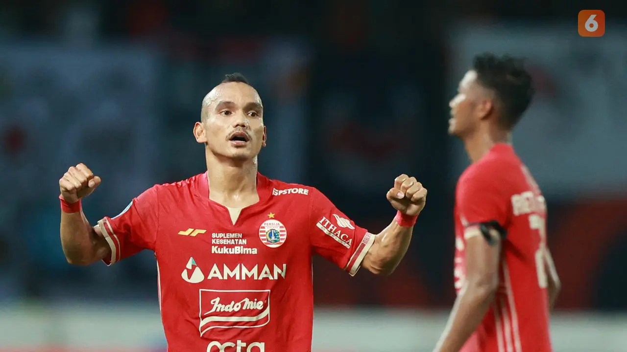Foto: Persija Jakarta Kalahkan Persib Bandung 2-0