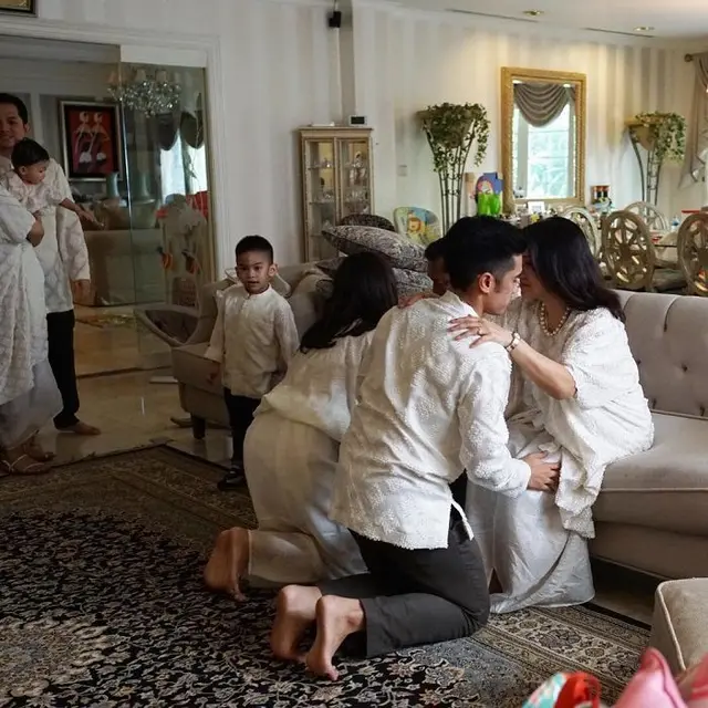 Masuk Kawasan Elit, Ini 7 Potret Rumah Mewah Dian Sastro
