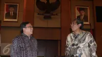 Menteri Keuangan Bambang PS Brodjonegoro (kiri), Wamenkeu Mardiasmo saat akan memberi keterengan pers di Gedung Pajak, Jakarta, (3/11/2015). Dalam keterangan tersebut Menkeu menjelaskan perincian APBN 2016 yang telah disahkan. (Liputan6.com/Angga Yuniar)