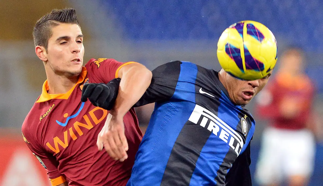 Erik Lamela. Gelandang yang dua musim memperkuat AS Roma ini akhirnya hijrah ke Tottenham Hotspur pada awal musim 2013/2014 dengan nilai transfer 30 juta euro. Setelah 8 musim dan tampil dalam 257 laga dengan mencetak 37 gol dan 47 assist, awal musim ini ia hijrah ke Sevilla. (AFP/Vincenzo Pinto)