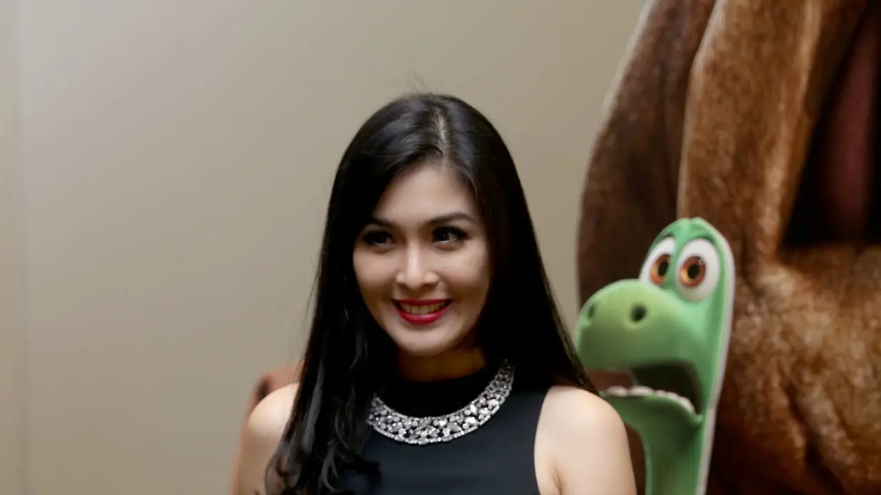 Sandra Dewi 