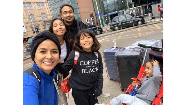 6 Potret Liburan Keluarga Bebi Romeo di London, Kunjungi Istana Buckingham