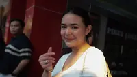 Amanda Manopo Bagikan Momen Lucu, Lindungi Diri saat Ganti Popok Anak