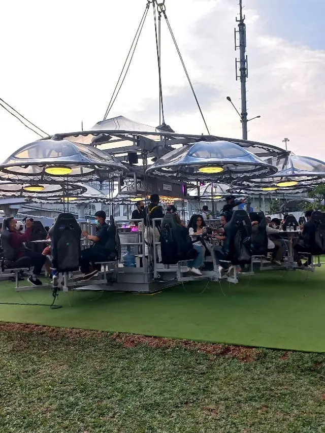 Makan Malam Sambil Memacu Adrenalin di Lounge in The Sky, Layakkah Dicoba?