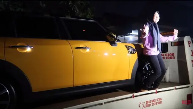 Mini Cooper milik Ria Ricis (YouTube Ria Ricis)