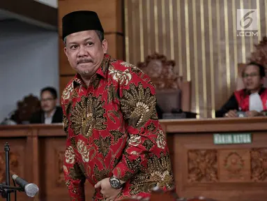 Wakil Ketua DPR Fahri Hamzah saat menjadi saksi sidang lanjutan kasus penyebaran berita bohong atau hoaks dengan terdakwa Ratna Sarumpaet di PN Jakarta Selatan, Selasa (7/5/2019). Sidang beragendakan pemeriksaan saksi yang meringankan terdakwa Ratna Sarumpaet. (Liputan6.com/Faizal Fanani)