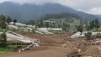 Longsor di Cisarua Bandung Barat. (Liputan6.com/Dikdik Ripaldi)
