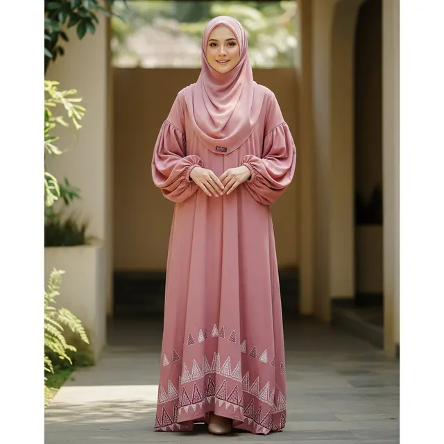 Tips Memilih Gamis Motif yang Tidak Terlihat Ramai dan Tetap Anggun, Cocok untuk Segala Acara