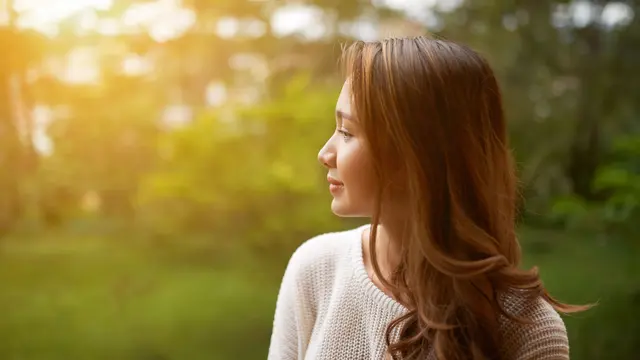 Ilustrasi wanita bahagia