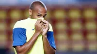 Thierry Henry ketika berlatih bersama di klubnya, Barcelona, jelang Piala Super Eropa, 27 Agustus 2009. AFP PHOTO/VALERY HACHE