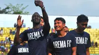 Arema FC bersiap meladeni Persekam Metro FC pada 64 besar Piala Indonesia 2018. (Bola.com/Iwan Setiawan)