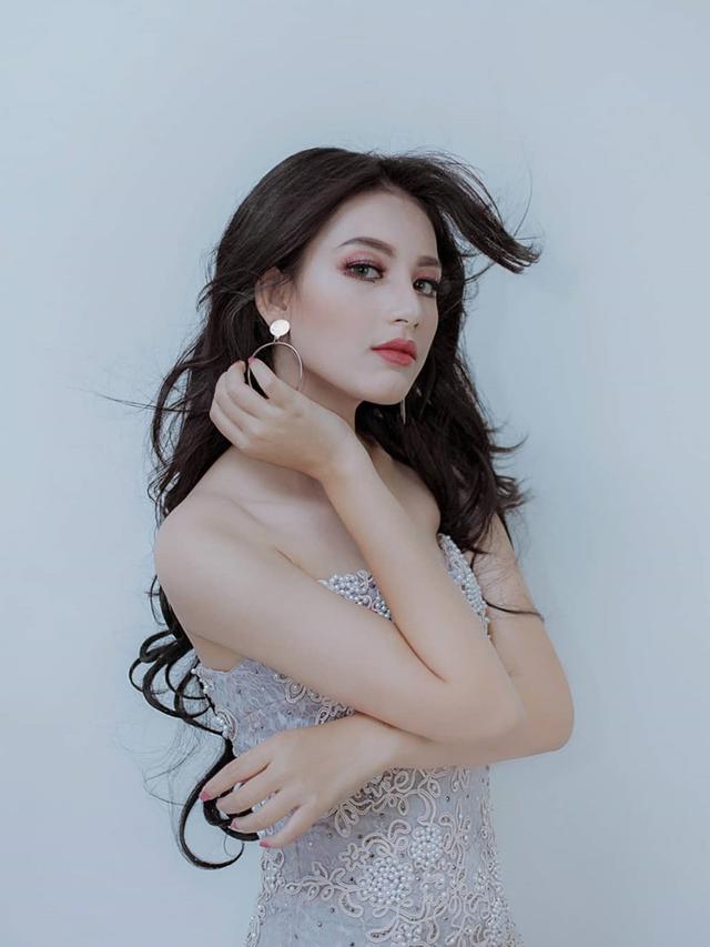 6 Potret Pesona Lania Fira, Wanita yang Dikabarkan Dekat dengan Ariel NOAH