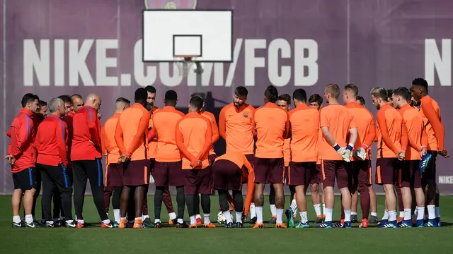 Jelang Hadapi AS Roma, Messi dan Suarez Lengket Saat Latihan