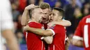 Para pemain Bayern Munchen merayakan gol yang dicetak oleh Franck Ribery pada laga Liga Champions di Stadion Sanchez Pizjuan, Selasa (3/4/2018). Bayern Munchen menang 2-1 atas Sevilla. (AP/Miguel Morenatti)