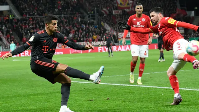 Foto: Debut Manis Bikin Assist, Joao Cancelo Langsung Dipeluk Pemain Bayern Munchen