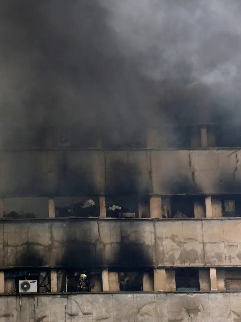 20170119-Gedung Ikonik Iran Terbakar-Teheran