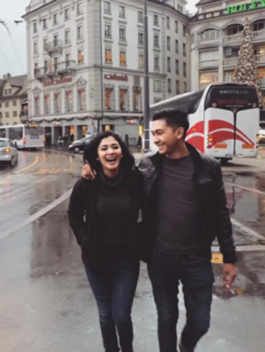 Keakraban Naysilla Mirdad dan kakak laki-lakinya Kenang Mirdad. 'Lil Sister and Brother Loves', tulis Naysila Mirdad pada postingan bersama sang kakak. (viainstagram@naymirdad/Bintang.com)