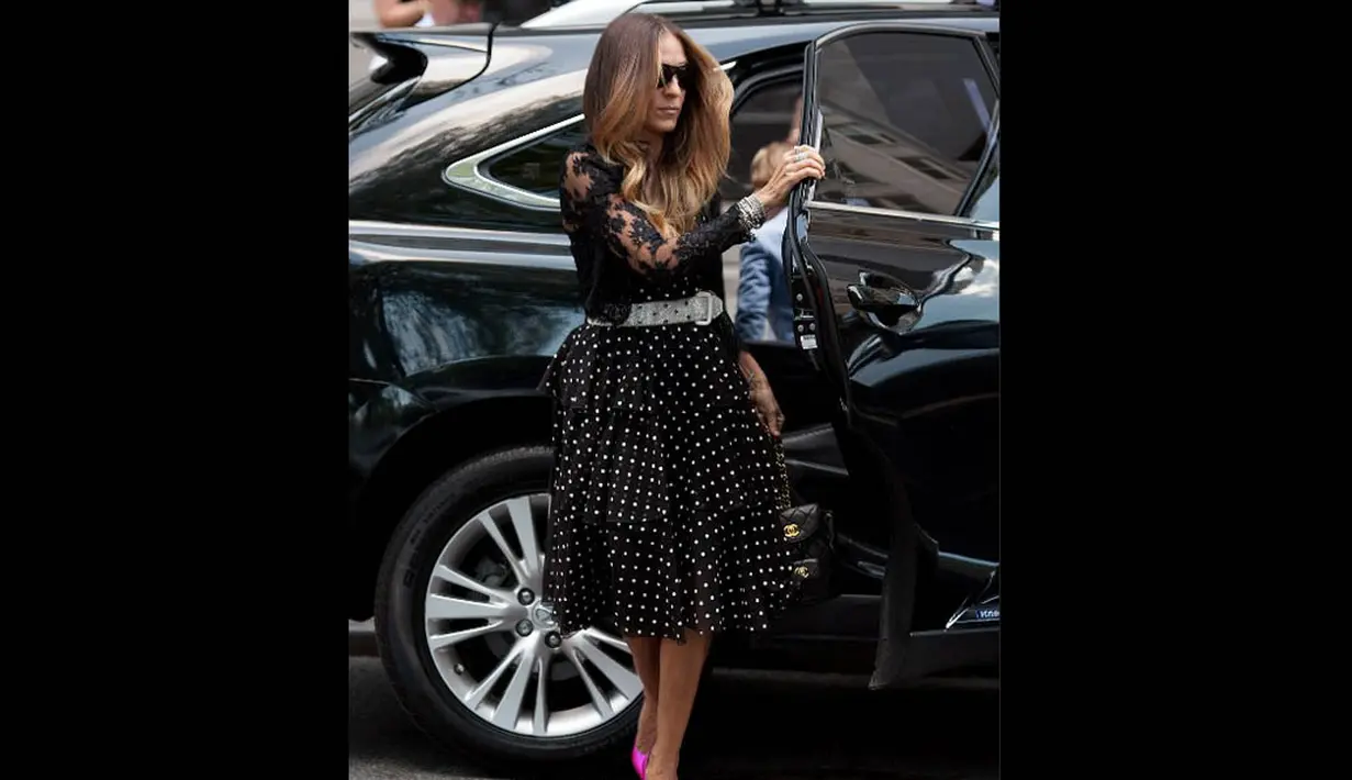 Bintang Sarah Jesia Parker  menghadiri pemakaman komedian Joan Rivers di Temple Emanu-El, New York, Minggu (7/9/14). (D Dipasupil/Getty Images/AFP) 