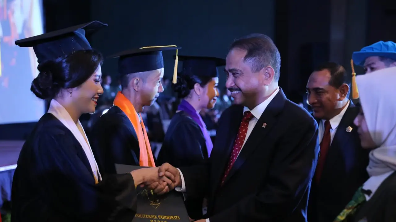 Menpar Arief Yahya Hadiri Wisuda 363 Mahasiswa Poltekpar Medan