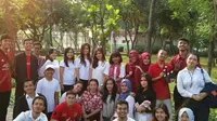 Berkumpul dan Belajar Menulis Kreatif di Taman Menteng 