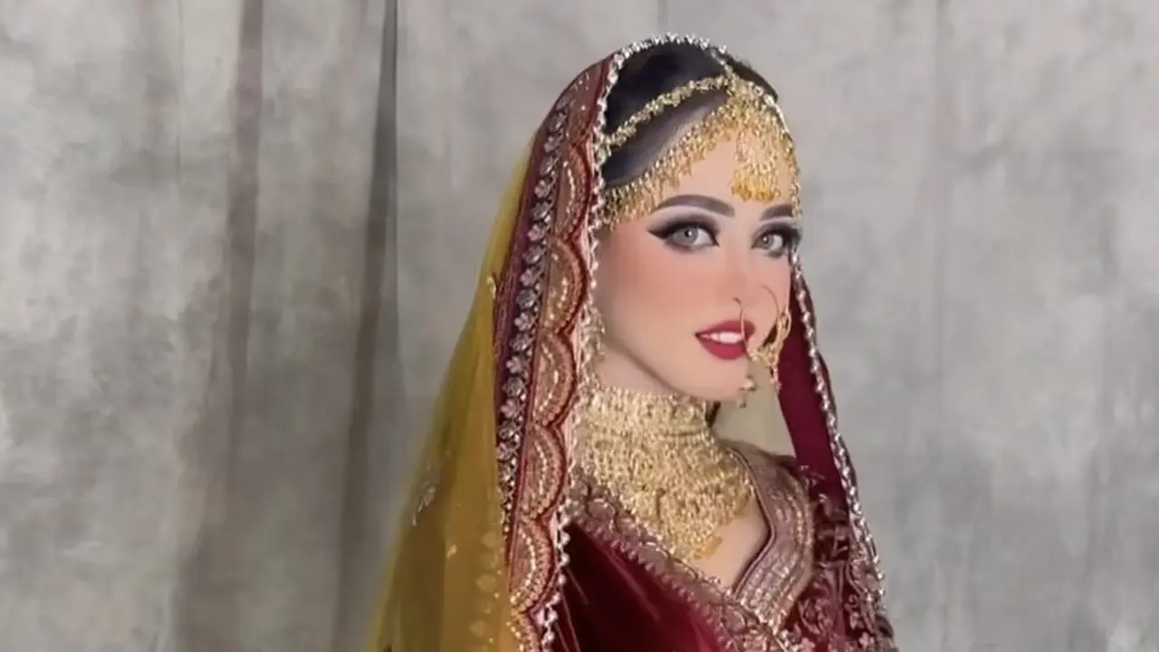 Putri Isnari Dibalut Baju Khas India di Resepsi Pernikahannya