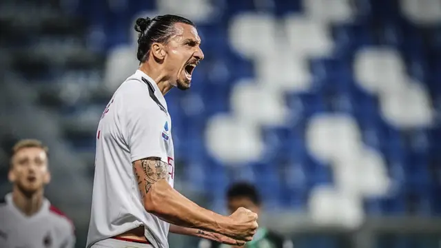 FOTO: Taklukkan Sassuolo, AC Milan Geser AS Roma dari Posisi Lima Klasemen