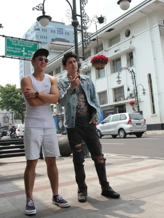 Selain Maxime Bouttier, Magic Hours: The Series ini juga dibintangi Michelle Ziudith, Dimas Anggara, Dimas Andrean, Yunita dan banyak lainnya. Tayang mulai 18 Desember di Iflix. (Instagram/bouttier_maxime)