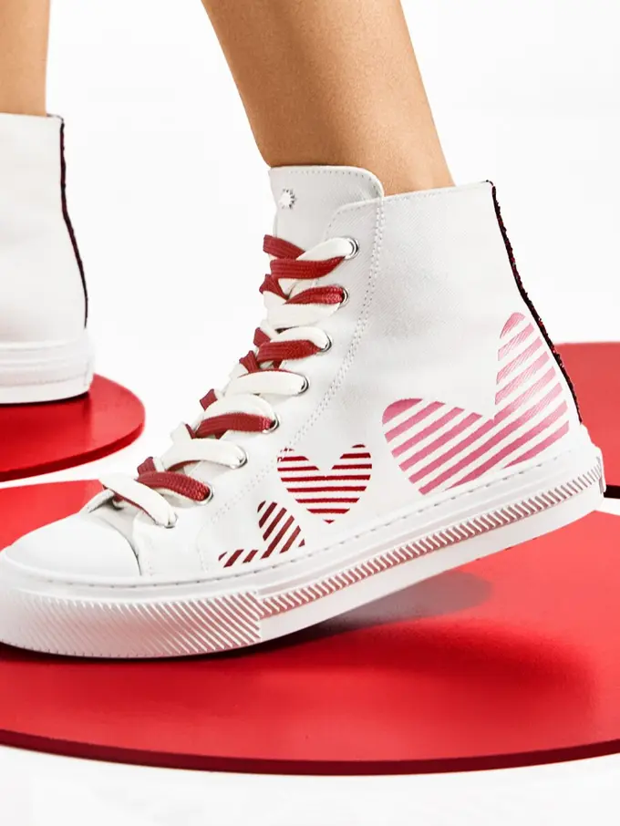 Stuart Weitzman koleksi spesial "For the Love of Shoes"