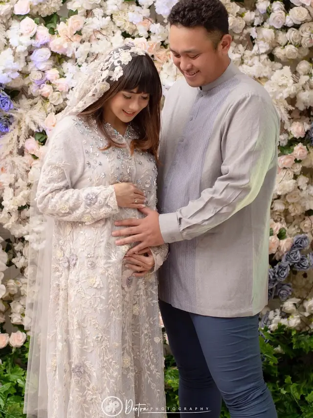 5 Potret Adiezty Fersa Istri Gilang Dirga saat Pamer Baby Bump, Penuh Bahagia