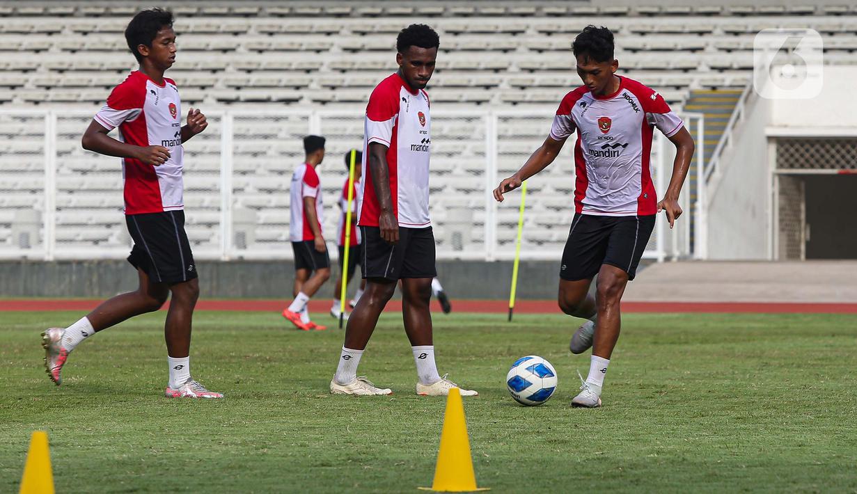 Laga uji coba internasional tersebut digelar di Stadion Gelora Delta, Sidoarjo, Jawa Timur. (Liputan6.com/Angga Yuniar)