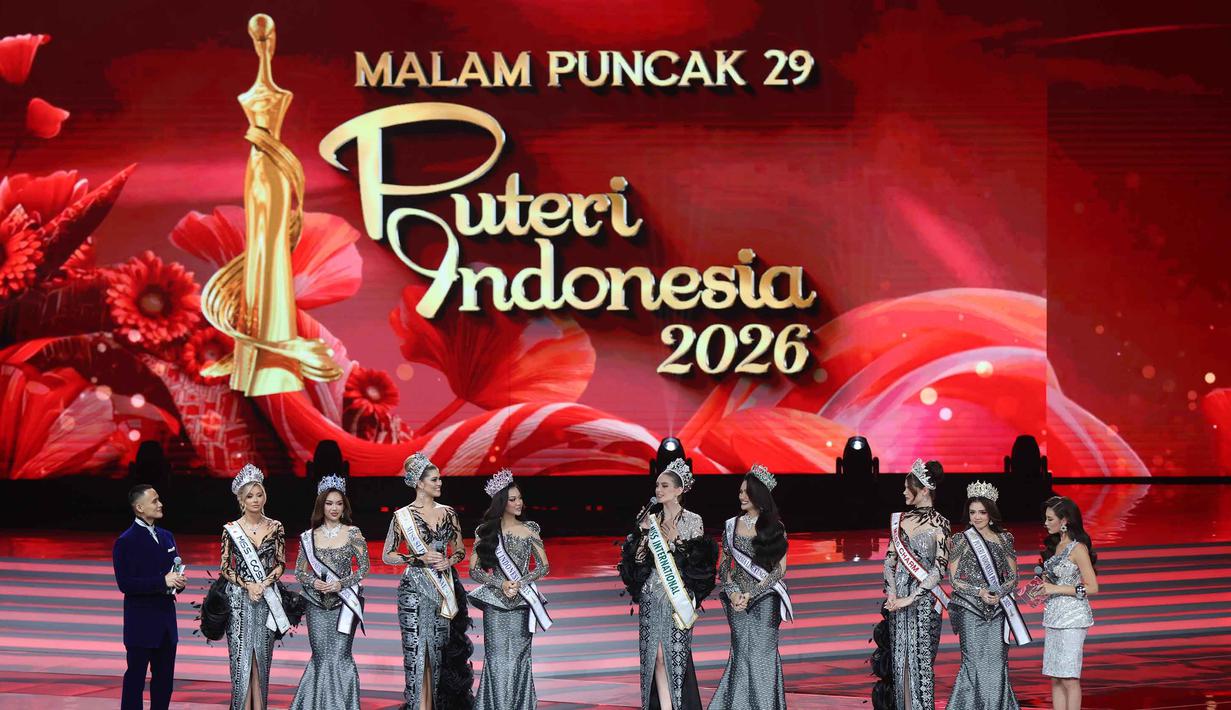 Penobatan ini sekaligus menandai berakhirnya masa tugas Firsta Yufi sebagai Puteri Indonesia 2025 dan dimulainya peran baru Agnes sebagai representasi perempuan Indonesia di tingkat nasional maupun internasional. Tampak dalam foto, suasana Grand Final Pemilihan Puteri Indonesia 2026 di Jakarta Internasional Convention Center, Jakarta, Jumat (24/4/2026). (Kapanlagi.com/Budy Santoso)