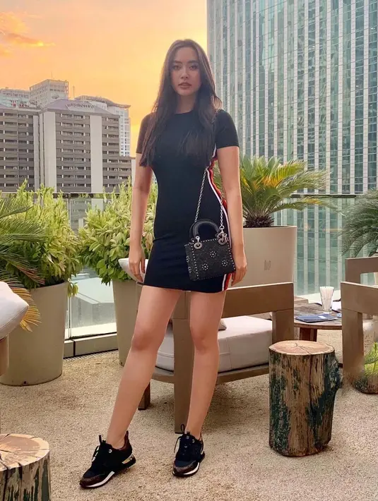 Elvira Devinamira (Instagram/elviraelph)