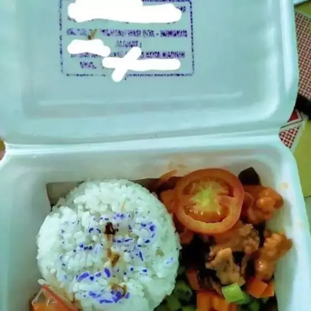 6 Momen Apes Tinta Tulisan Nempel di Makanan Ini Bikin Elus Dada