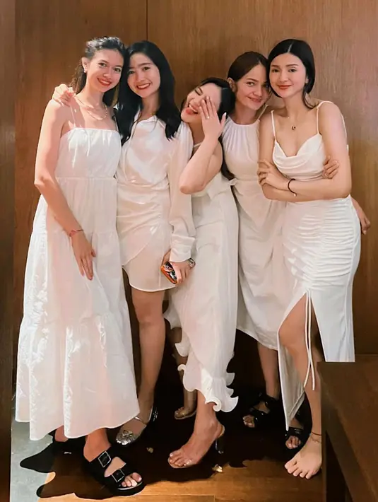 <p>Kebersamaan Jessica Mila dengan sahabat tercinta. (Foto: Instagram/ yukikt)</p>