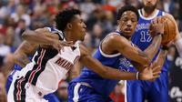 DeMar DeRozan mencetak 38 poin saat membantu Toronto Raptors menundukkan Miami Heat 96-94, Jumat (7/4/2017) malam waktu setempat. (Twitter/ASAP Sport News)