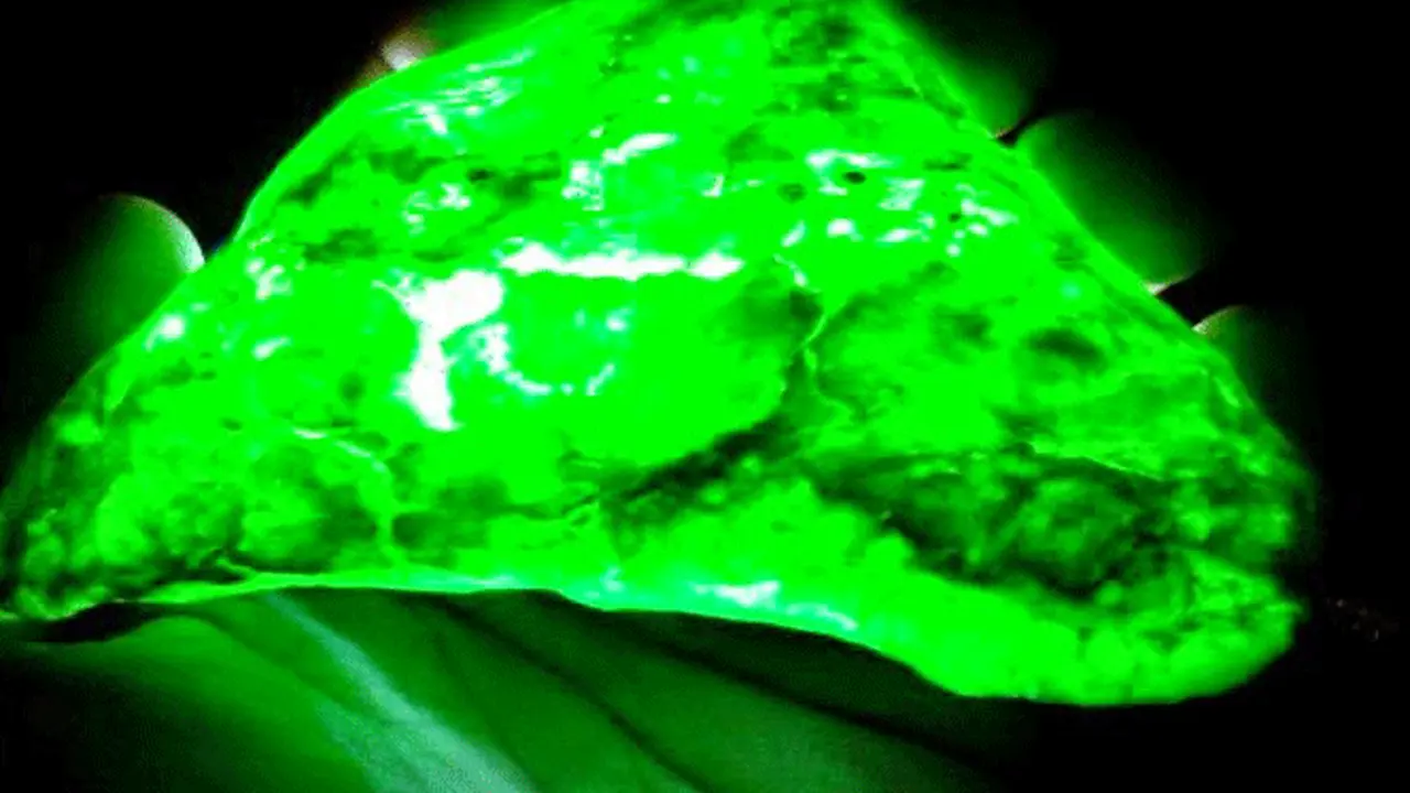 Cara Jitu Membedakan Batu Bacan Asli dan Palsu