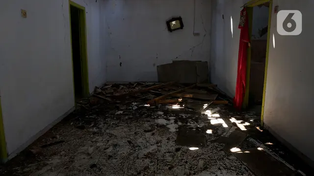 Rumah-Rumah di Kampung Majangtengah Rusak Akibat Gempa