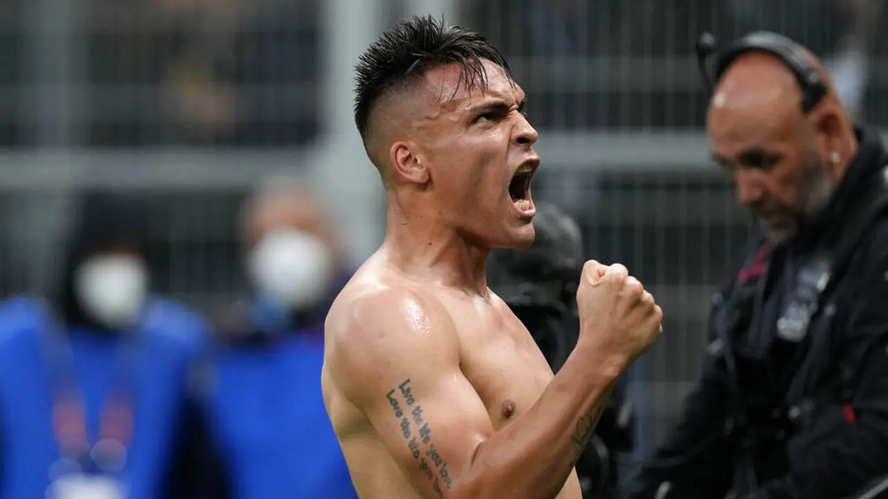 Foto: Selebrasi Emosional Lautaro Martinez Saat Berhasil Mengantarkan Inter Milan Kembali Ke Puncak Klasemen Liga Italia