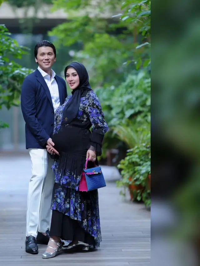 Gaya Bumil Mahal ala Syahrini dengan Tas Milyaran, Tampilan Pantofel yang Ketat Jadi Sorotan