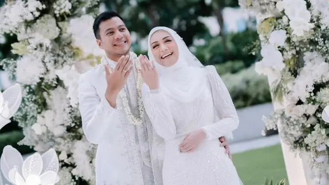 15 Selebriti yang Menikah di 2024, Siapa yang Paling Meriah?