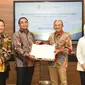 Acara penyerahan sertifikat aset negara dari Badan Pertanahan Nasional (BPN) kepada Pertamina di Kantor Pusat Pertamina, Jakarta, Jumat (29/9/2023). (Dok Pertamina)