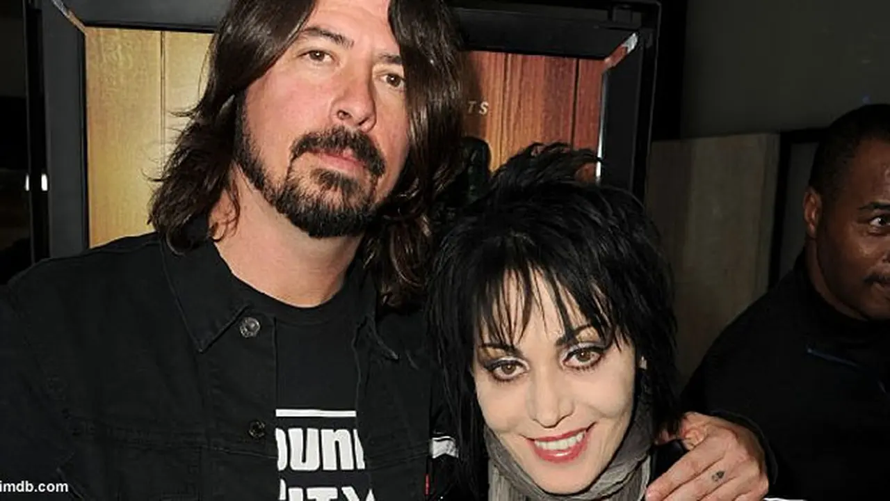 dave-grohl-dan-joan-jett-130802c.jpg
