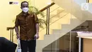 M Idris Froyoto Sihite selaku Pelaksana harian (Plh) Dirjen Minerba atau Kepala Biro Hukum Kementerian ESDM usai menjalani pemeriksaan di Gedung KPK Merah Putih, Kuningan, Jakarta Selatan, Senin (3/4/2023). (Liputan6.com/Johan Tallo)