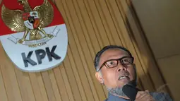 Mengenai status tersangka itu, KPK memastikan langsung mencegah Jero Wacik berpegian ke luar negeri, Jakarta, (3/9/14). (Liputan6.com/Herman Zakharia) 