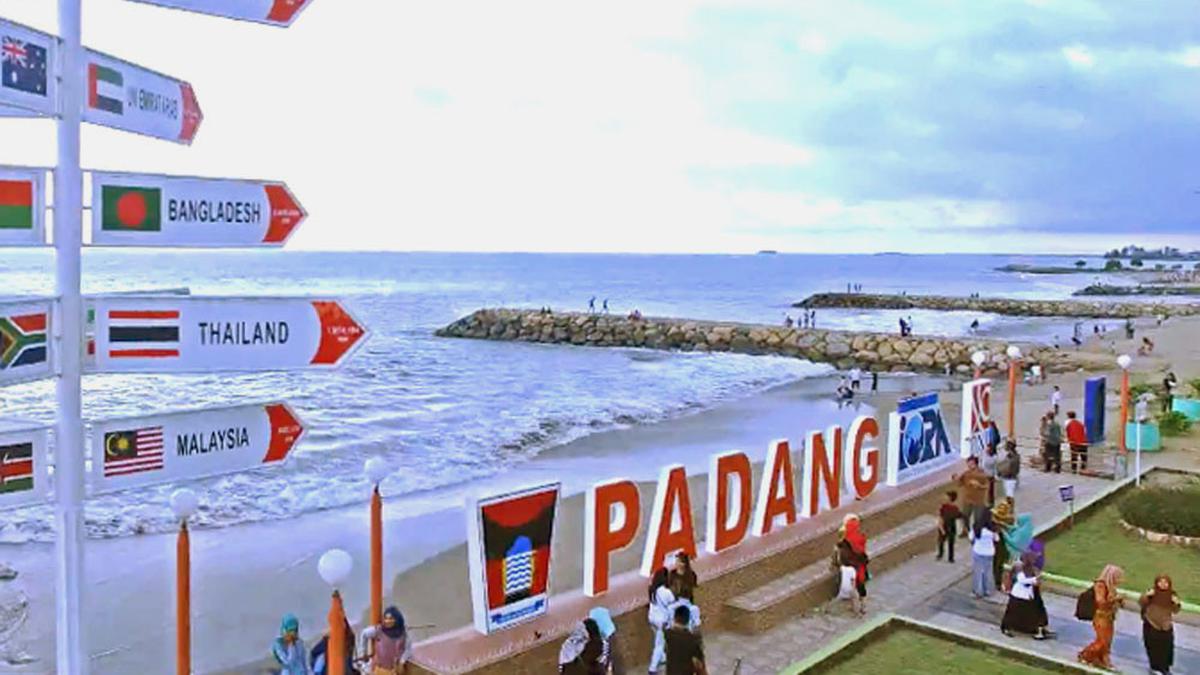 5 Pantai di Padang yang Eksotis dan Menawan - Regional Liputan6.com