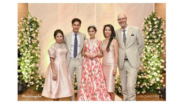 Jarang Terekspos, Ini 7 Potret Kebersamaan Richard Kyle dan Ayah Bulenya