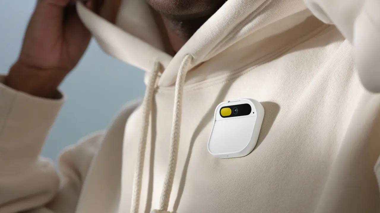 Humane AI Pin (Humane)